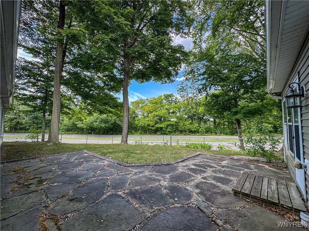4026 Barton Street, Niagara Falls, New York 14305, Niagara Falls, New York 14305, 2 Bedrooms Bedrooms, 6 Rooms Rooms,1 BathroomBathrooms,Residential,For Sale,4026 Barton Street, Niagara Falls, New York 14305,0,B1628447
