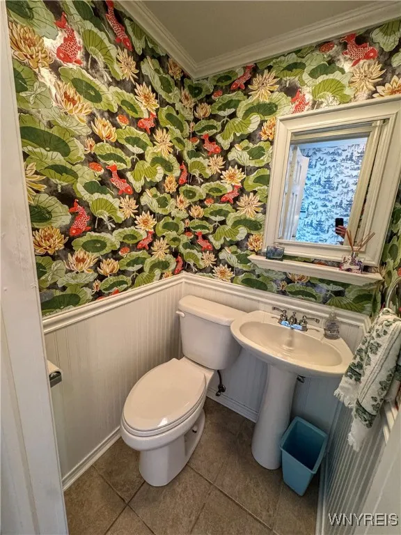 4026 Barton Street, Niagara Falls, New York 14305, Niagara Falls, New York 14305, 2 Bedrooms Bedrooms, 6 Rooms Rooms,1 BathroomBathrooms,Residential,For Sale,4026 Barton Street, Niagara Falls, New York 14305,0,B1628447