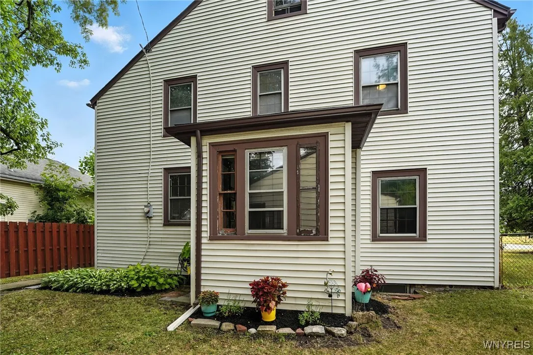456 Delaware Street, Tonawanda, New York 14150, Tonawanda, New York 14150, 4 Bedrooms Bedrooms, 12 Rooms Rooms,2 BathroomsBathrooms,Residential,For Sale,456 Delaware Street, Tonawanda, New York 14150,0,B1628582