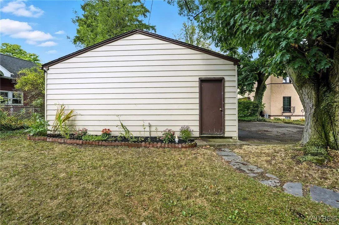 456 Delaware Street, Tonawanda, New York 14150, Tonawanda, New York 14150, 4 Bedrooms Bedrooms, 12 Rooms Rooms,2 BathroomsBathrooms,Residential,For Sale,456 Delaware Street, Tonawanda, New York 14150,0,B1628582
