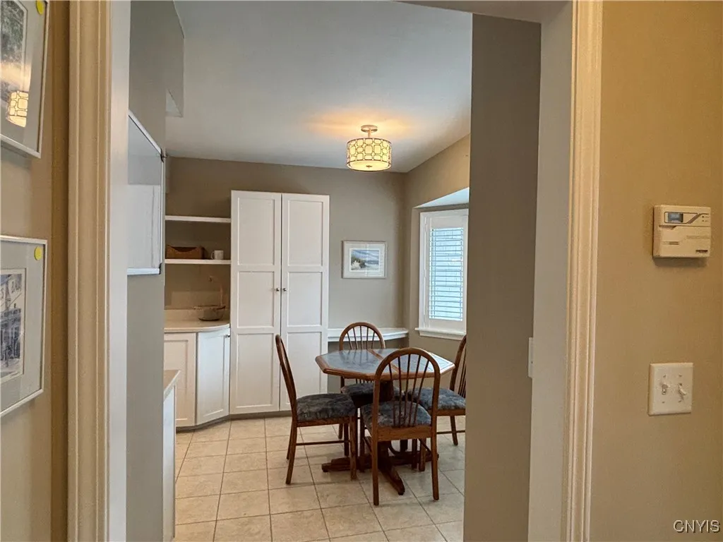Looking towards breakfast area from foyer.
