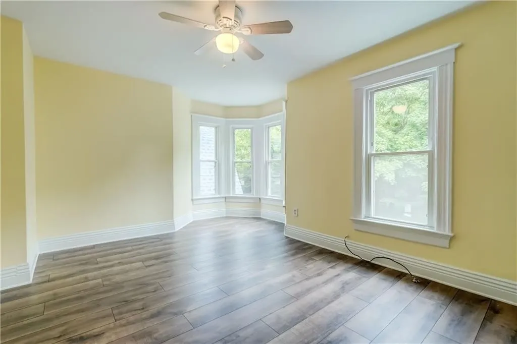 26 Fountain (upper) Street, Rochester, New York 14, Rochester, New York 14620, 2 Bedrooms Bedrooms, 5 Rooms Rooms,1 BathroomBathrooms,Residential Lease,For Rent,26 Fountain (upper) Street, Rochester, New York 14,0,R1633927