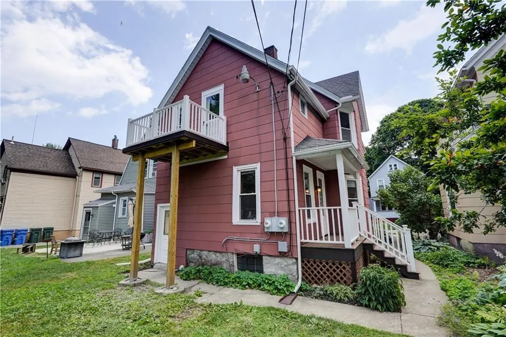 26 Fountain (lower) Street, Rochester, New York 14, Rochester, New York 14620, 2 Bedrooms Bedrooms, 4 Rooms Rooms,1 BathroomBathrooms,Residential Lease,Closed,26 Fountain (lower) Street, Rochester, New York 14,0,R1633925
