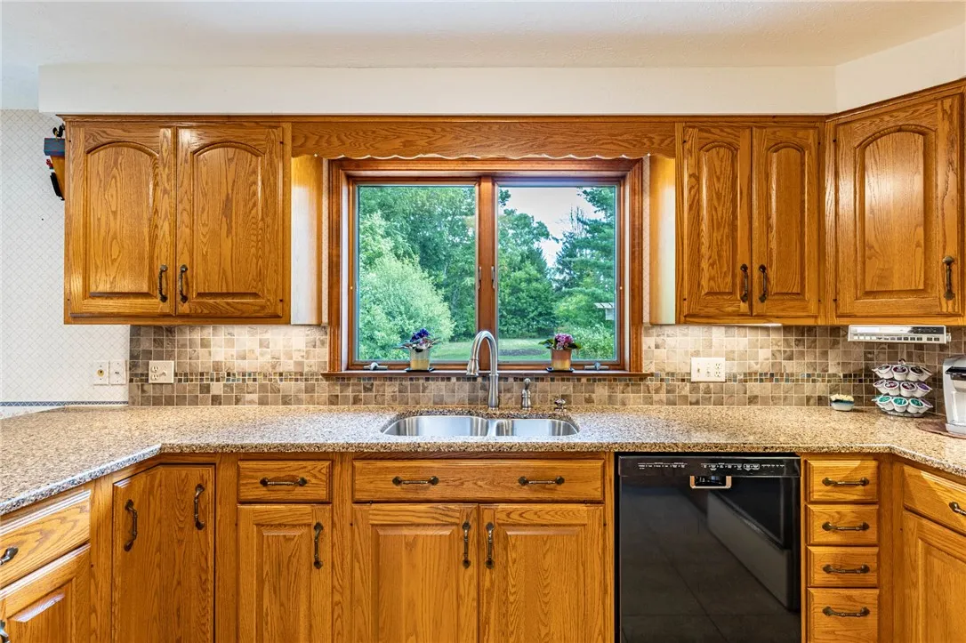254 Mobile Drive, Greece, New York 14616, Greece, New York 14616, 3 Bedrooms Bedrooms, 7 Rooms Rooms,2 BathroomsBathrooms,Residential,For Sale,254 Mobile Drive, Greece, New York 14616,0,R1633746