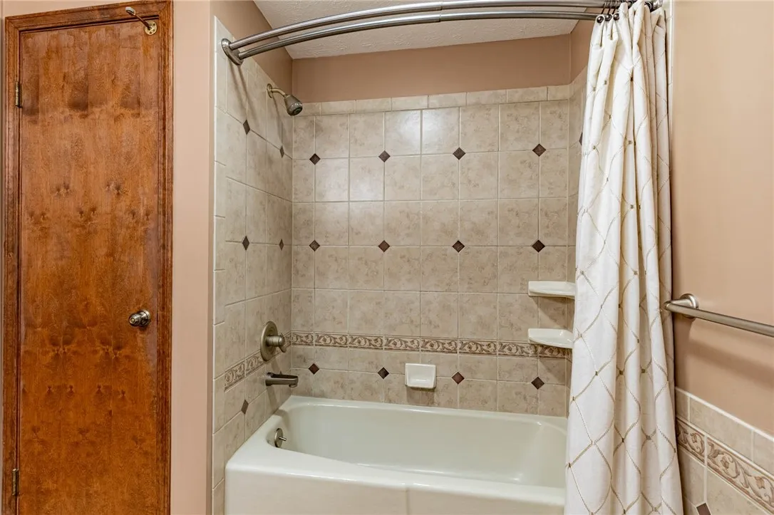 254 Mobile Drive, Greece, New York 14616, Greece, New York 14616, 3 Bedrooms Bedrooms, 7 Rooms Rooms,2 BathroomsBathrooms,Residential,For Sale,254 Mobile Drive, Greece, New York 14616,0,R1633746