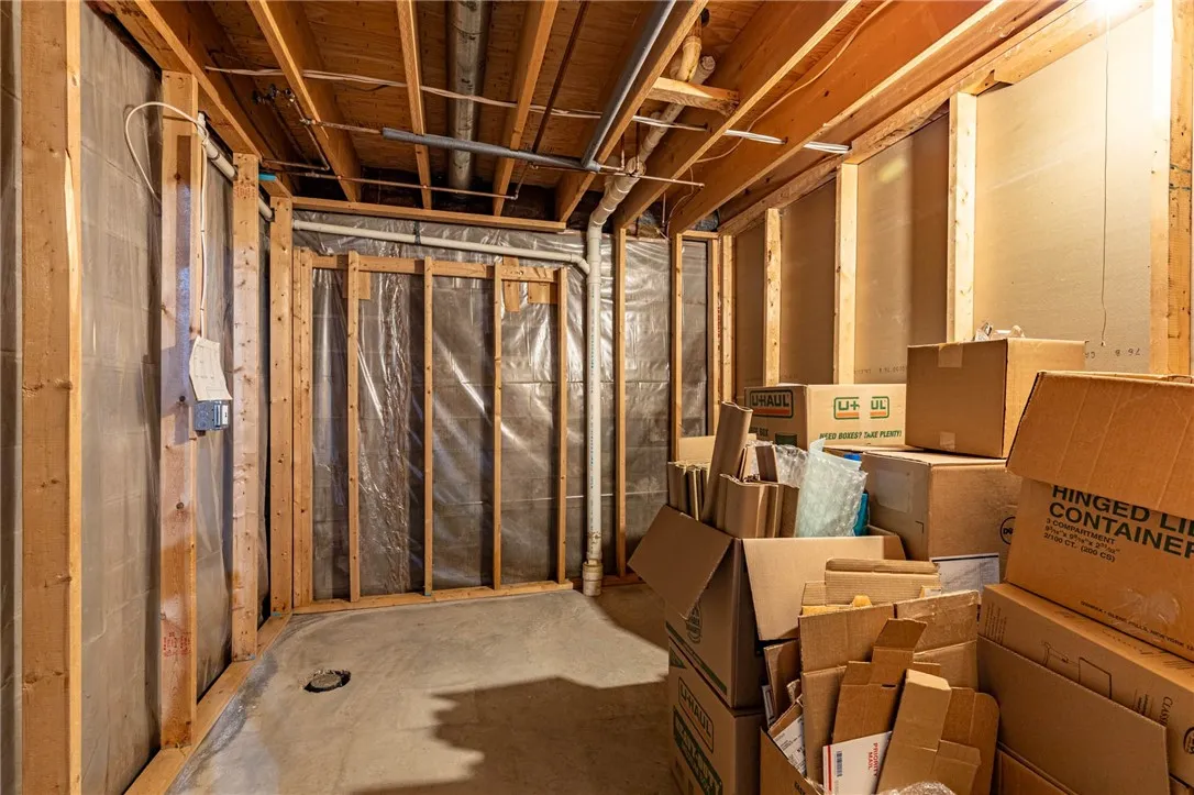 254 Mobile Drive, Greece, New York 14616, Greece, New York 14616, 3 Bedrooms Bedrooms, 7 Rooms Rooms,2 BathroomsBathrooms,Residential,For Sale,254 Mobile Drive, Greece, New York 14616,0,R1633746