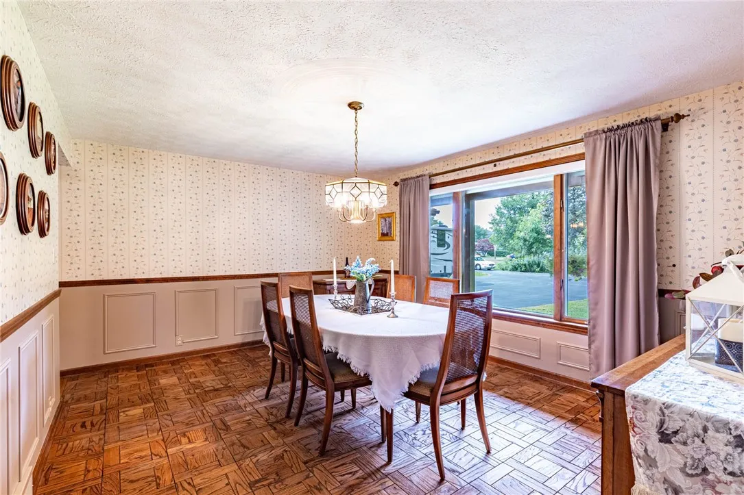 254 Mobile Drive, Greece, New York 14616, Greece, New York 14616, 3 Bedrooms Bedrooms, 7 Rooms Rooms,2 BathroomsBathrooms,Residential,For Sale,254 Mobile Drive, Greece, New York 14616,0,R1633746