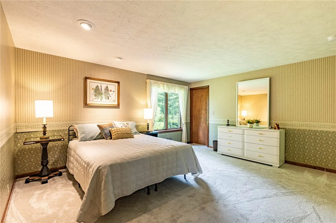 254 Mobile Drive, Greece, New York 14616, Greece, New York 14616, 3 Bedrooms Bedrooms, 7 Rooms Rooms,2 BathroomsBathrooms,Residential,For Sale,254 Mobile Drive, Greece, New York 14616,0,R1633746