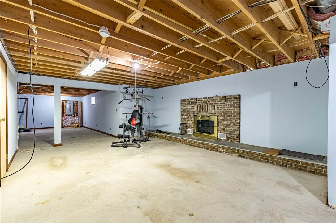 254 Mobile Drive, Greece, New York 14616, Greece, New York 14616, 3 Bedrooms Bedrooms, 7 Rooms Rooms,2 BathroomsBathrooms,Residential,For Sale,254 Mobile Drive, Greece, New York 14616,0,R1633746