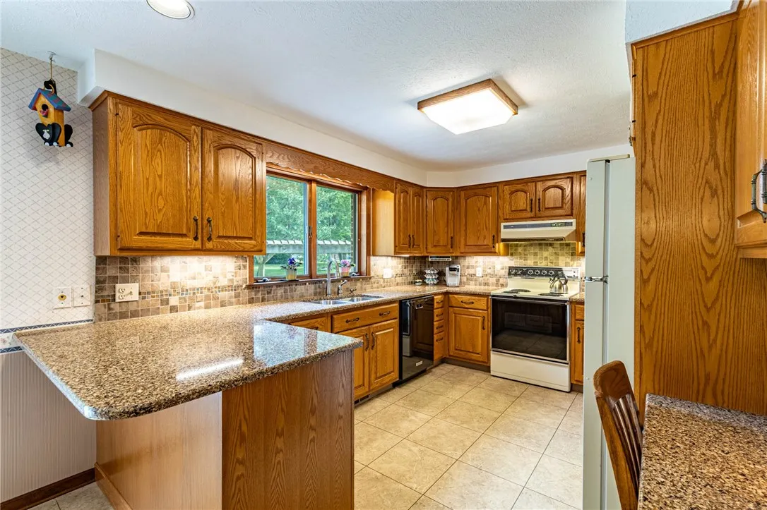 254 Mobile Drive, Greece, New York 14616, Greece, New York 14616, 3 Bedrooms Bedrooms, 7 Rooms Rooms,2 BathroomsBathrooms,Residential,For Sale,254 Mobile Drive, Greece, New York 14616,0,R1633746