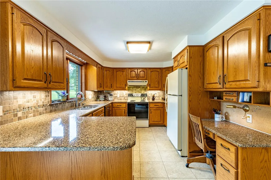 254 Mobile Drive, Greece, New York 14616, Greece, New York 14616, 3 Bedrooms Bedrooms, 7 Rooms Rooms,2 BathroomsBathrooms,Residential,For Sale,254 Mobile Drive, Greece, New York 14616,0,R1633746