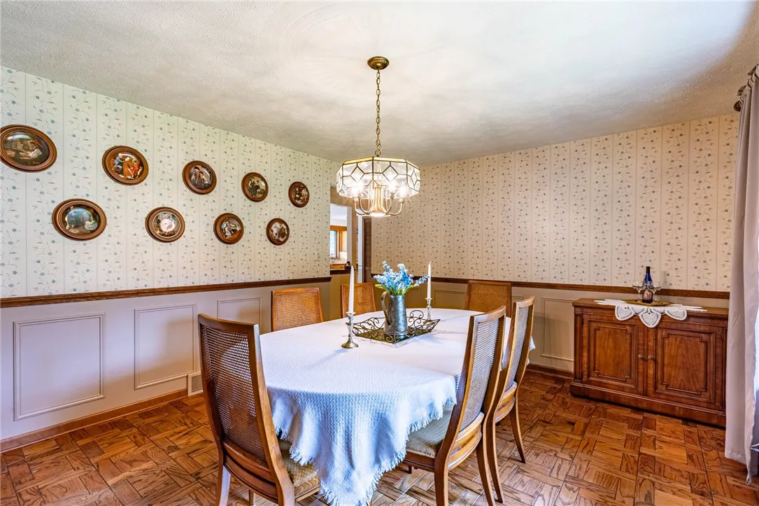 254 Mobile Drive, Greece, New York 14616, Greece, New York 14616, 3 Bedrooms Bedrooms, 7 Rooms Rooms,2 BathroomsBathrooms,Residential,For Sale,254 Mobile Drive, Greece, New York 14616,0,R1633746