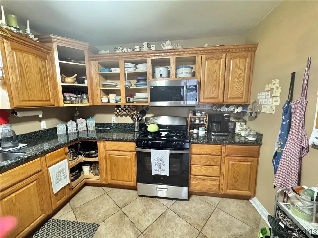 30 East 4th Street, Oswego, New York 13126, Oswego, New York 13126, 3 Bedrooms Bedrooms, 8 Rooms Rooms,2 BathroomsBathrooms,Residential,For Sale,30 East 4th Street, Oswego, New York 13126,0,S1634372