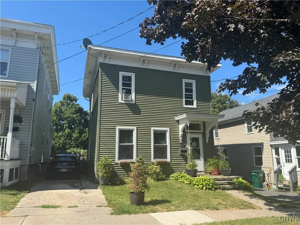30 East 4th Street, Oswego, New York 13126, Oswego, New York 13126, 3 Bedrooms Bedrooms, 8 Rooms Rooms,2 BathroomsBathrooms,Residential,For Sale,30 East 4th Street, Oswego, New York 13126,0,S1634372