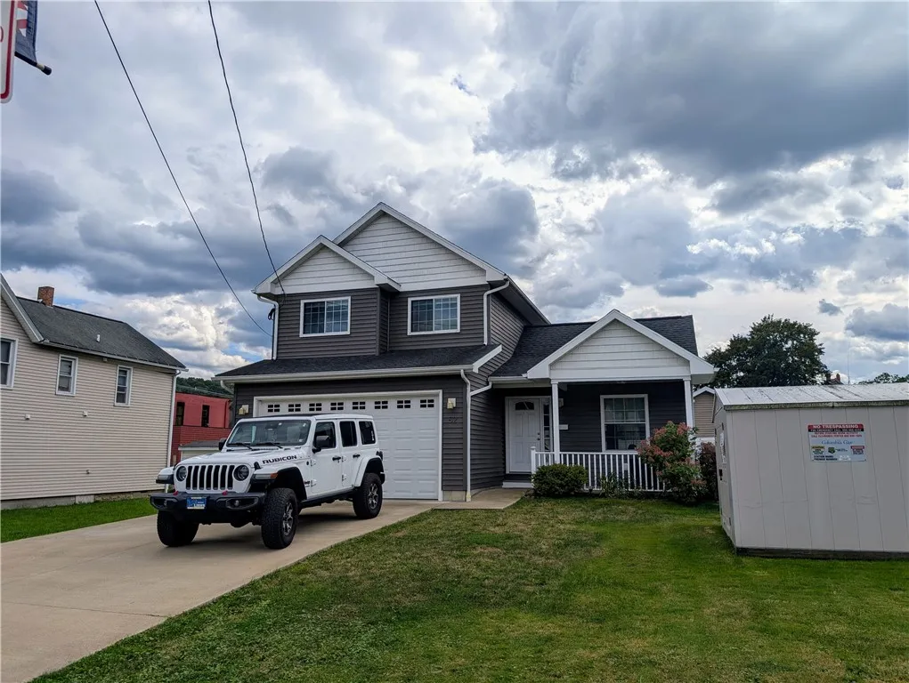 52 Elm Street, Bradford City, Pennsylvania 16701, Bradford City, Pennsylvania 16701, 3 Bedrooms Bedrooms, 7 Rooms Rooms,2 BathroomsBathrooms,Residential,For Sale,52 Elm Street, Bradford City, Pennsylvania 16701,0,R1634423