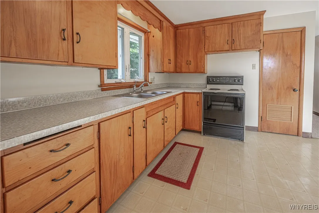 2602-2604 New Road, Porter, New York 14131, Porter, New York 14131, 4 Bedrooms Bedrooms, ,2 BathroomsBathrooms,Residential,For Sale,2602-2604 New Road, Porter, New York 14131,0,B1634448
