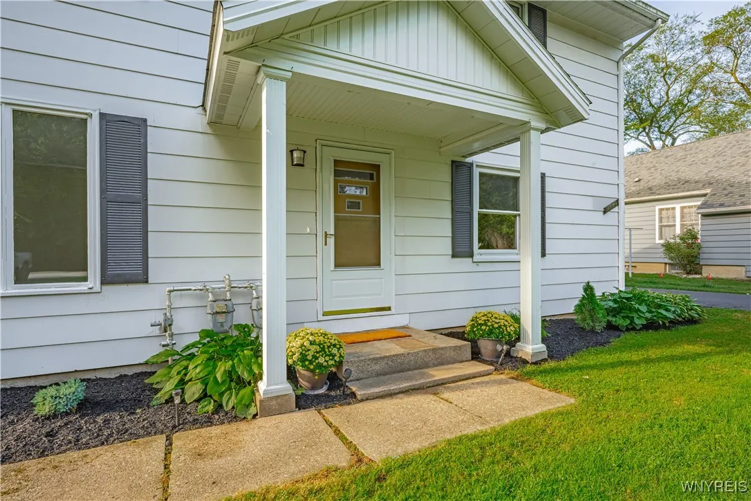 2602-2604 New Road, Porter, New York 14131, Porter, New York 14131, 4 Bedrooms Bedrooms, ,2 BathroomsBathrooms,Residential,For Sale,2602-2604 New Road, Porter, New York 14131,0,B1634448
