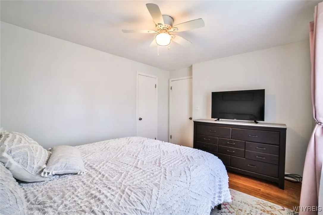 570 73rd St Street, Niagara Falls, New York 14304, Niagara Falls, New York 14304, 3 Bedrooms Bedrooms, 5 Rooms Rooms,1 BathroomBathrooms,Residential,For Sale,570 73rd St Street, Niagara Falls, New York 14304,0,B1632831