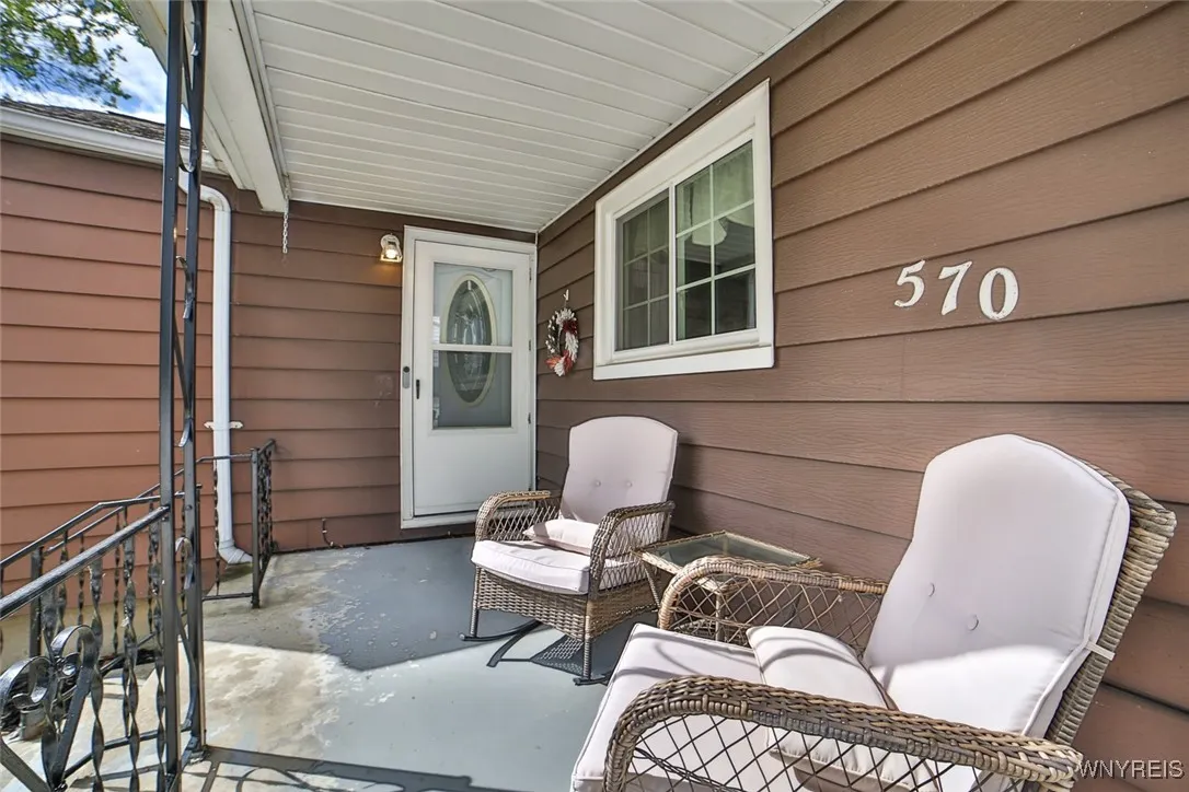 570 73rd St Street, Niagara Falls, New York 14304, Niagara Falls, New York 14304, 3 Bedrooms Bedrooms, 5 Rooms Rooms,1 BathroomBathrooms,Residential,For Sale,570 73rd St Street, Niagara Falls, New York 14304,0,B1632831