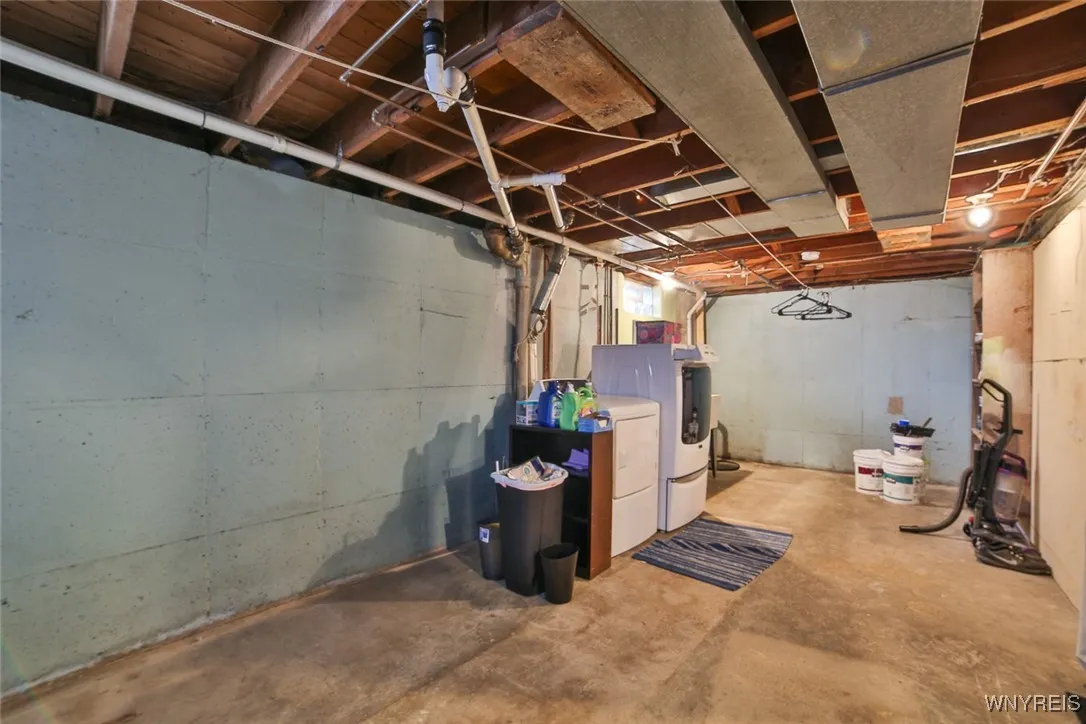 570 73rd St Street, Niagara Falls, New York 14304, Niagara Falls, New York 14304, 3 Bedrooms Bedrooms, 5 Rooms Rooms,1 BathroomBathrooms,Residential,For Sale,570 73rd St Street, Niagara Falls, New York 14304,0,B1632831