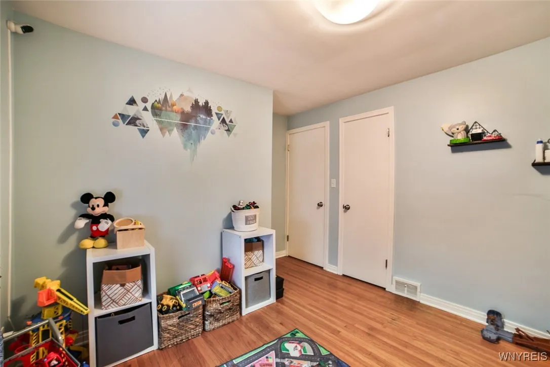 570 73rd St Street, Niagara Falls, New York 14304, Niagara Falls, New York 14304, 3 Bedrooms Bedrooms, 5 Rooms Rooms,1 BathroomBathrooms,Residential,For Sale,570 73rd St Street, Niagara Falls, New York 14304,0,B1632831