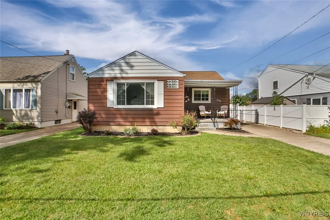 570 73rd St Street, Niagara Falls, New York 14304, Niagara Falls, New York 14304, 3 Bedrooms Bedrooms, 5 Rooms Rooms,1 BathroomBathrooms,Residential,For Sale,570 73rd St Street, Niagara Falls, New York 14304,0,B1632831