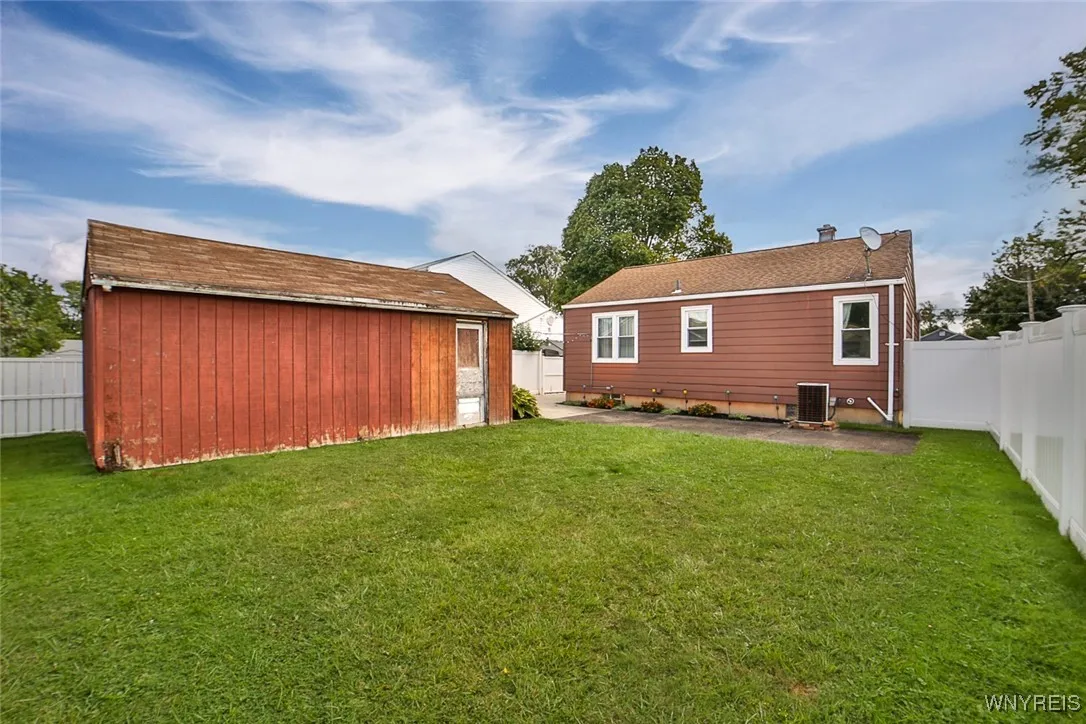 570 73rd St Street, Niagara Falls, New York 14304, Niagara Falls, New York 14304, 3 Bedrooms Bedrooms, 5 Rooms Rooms,1 BathroomBathrooms,Residential,For Sale,570 73rd St Street, Niagara Falls, New York 14304,0,B1632831
