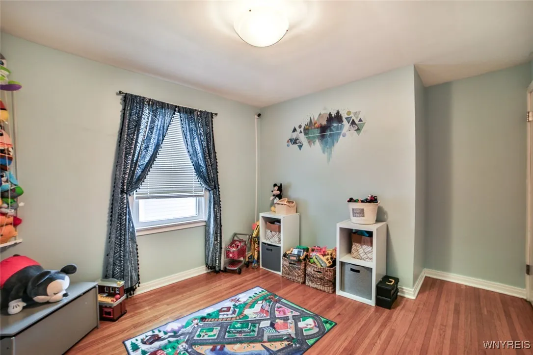 570 73rd St Street, Niagara Falls, New York 14304, Niagara Falls, New York 14304, 3 Bedrooms Bedrooms, 5 Rooms Rooms,1 BathroomBathrooms,Residential,For Sale,570 73rd St Street, Niagara Falls, New York 14304,0,B1632831