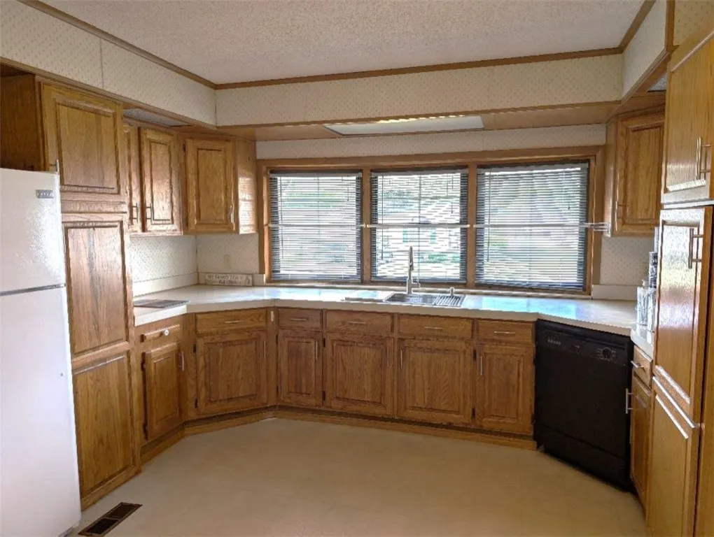 109 Pine Street, Hornellsville, New York 14843, Hornellsville, New York 14843, 2 Bedrooms Bedrooms, 5 Rooms Rooms,1 BathroomBathrooms,Residential,For Sale,109 Pine Street, Hornellsville, New York 14843,0,R1634167