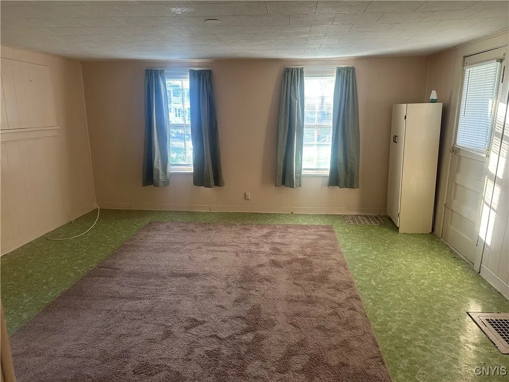 1218 Court Street, Syracuse, New York 13208, Syracuse, New York 13208, 2 Bedrooms Bedrooms, ,2 BathroomsBathrooms,Residential,For Sale,1218 Court Street, Syracuse, New York 13208,0,S1634482