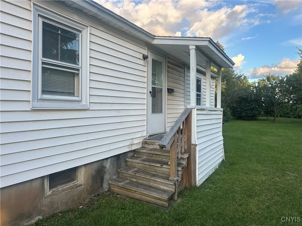 1218 Court Street, Syracuse, New York 13208, Syracuse, New York 13208, 2 Bedrooms Bedrooms, ,2 BathroomsBathrooms,Residential,For Sale,1218 Court Street, Syracuse, New York 13208,0,S1634482