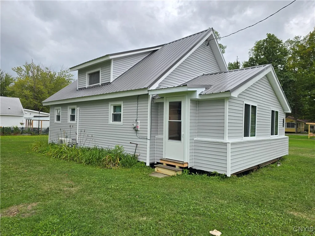 9162 Arthur Jenkins Road, Lenox, New York 13032, Lenox, New York 13032, 2 Bedrooms Bedrooms, 5 Rooms Rooms,1 BathroomBathrooms,Residential,For Sale,9162 Arthur Jenkins Road, Lenox, New York 13032,0,S1634066