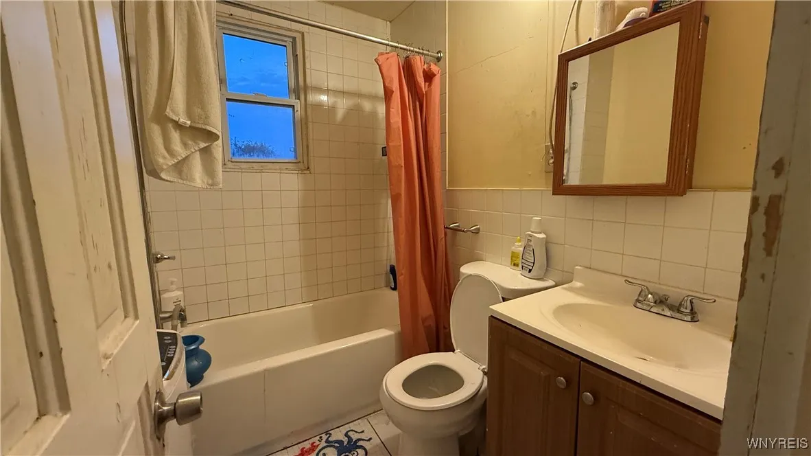 132 Sherman Street, Buffalo, New York 14206, Buffalo, New York 14206, 6 Bedrooms Bedrooms, ,2 BathroomsBathrooms,Residential,For Sale,132 Sherman Street, Buffalo, New York 14206,0,B1634485
