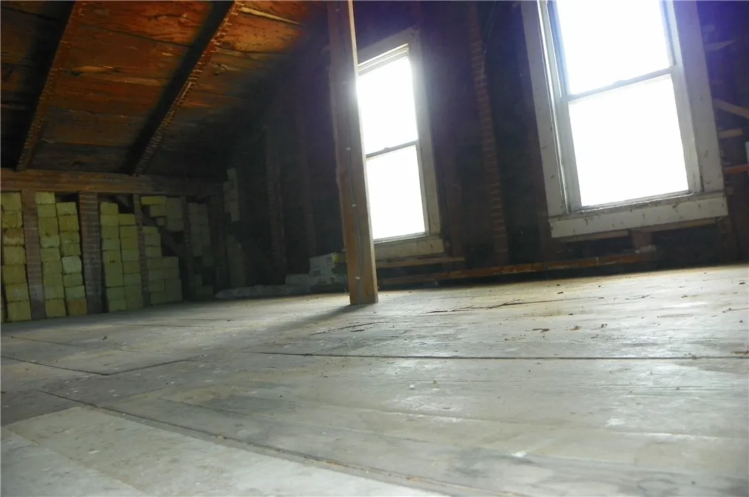 Full walk up attic