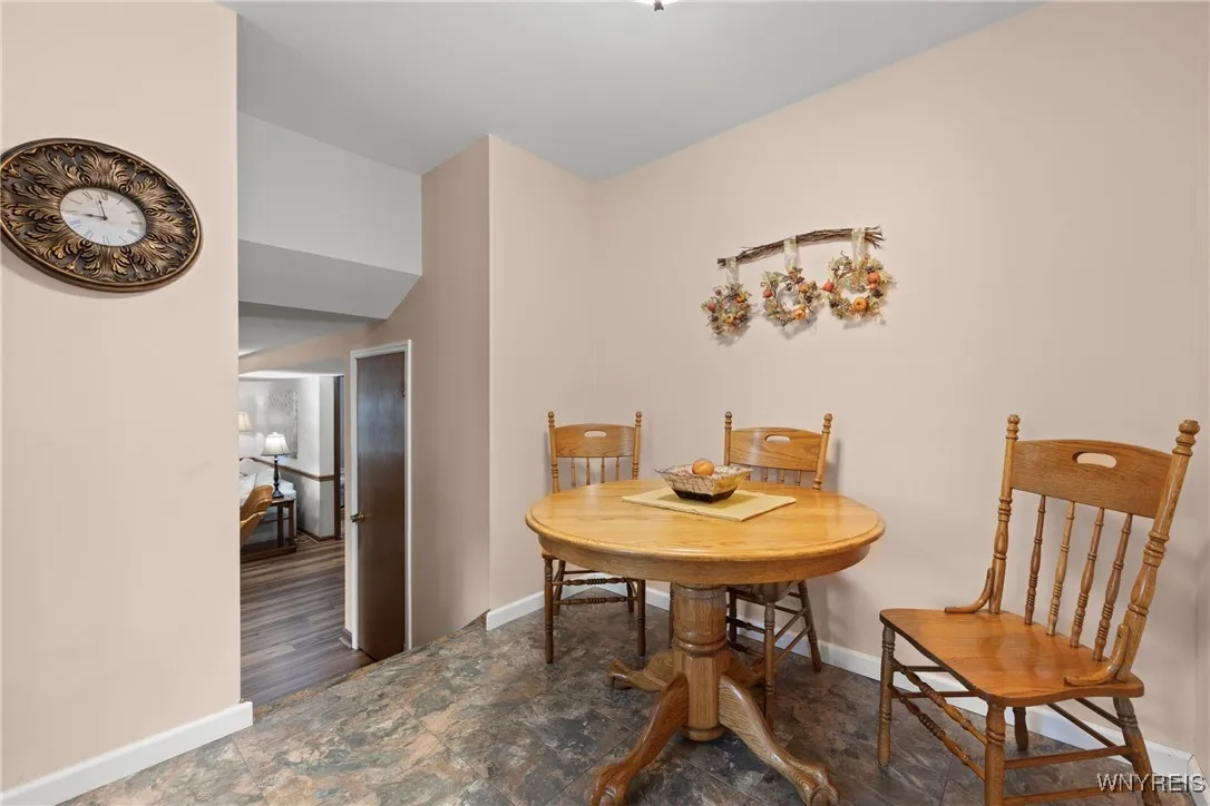 1500 Jamaica Square, North Tonawanda, New York 141, North Tonawanda, New York 14120, 4 Bedrooms Bedrooms, 10 Rooms Rooms,2 BathroomsBathrooms,Residential,For Sale,1500 Jamaica Square, North Tonawanda, New York 141,0,B1634184