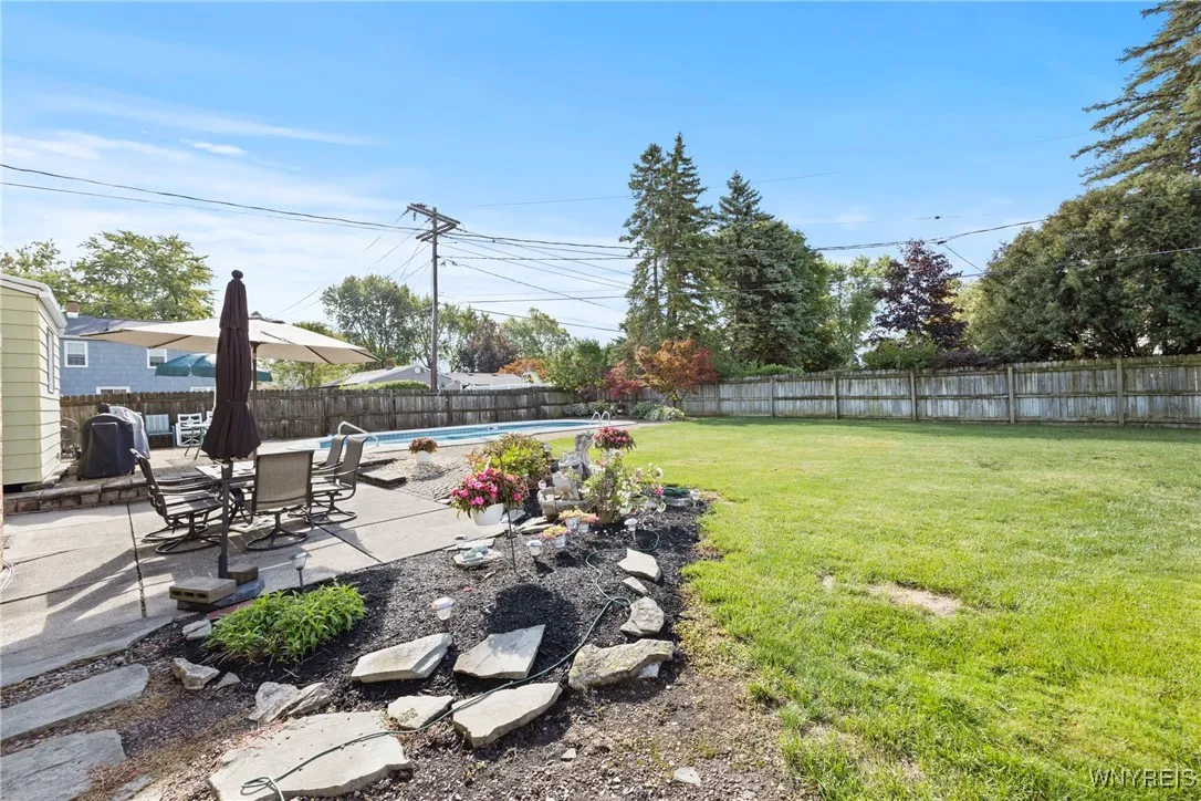 1500 Jamaica Square, North Tonawanda, New York 141, North Tonawanda, New York 14120, 4 Bedrooms Bedrooms, 10 Rooms Rooms,2 BathroomsBathrooms,Residential,For Sale,1500 Jamaica Square, North Tonawanda, New York 141,0,B1634184