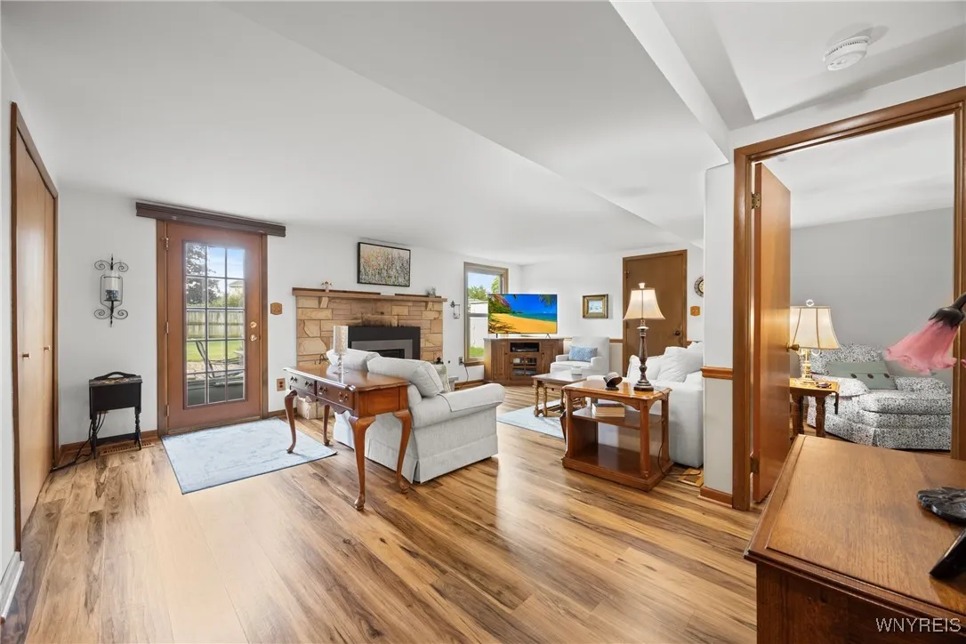 1500 Jamaica Square, North Tonawanda, New York 141, North Tonawanda, New York 14120, 4 Bedrooms Bedrooms, 10 Rooms Rooms,2 BathroomsBathrooms,Residential,For Sale,1500 Jamaica Square, North Tonawanda, New York 141,0,B1634184