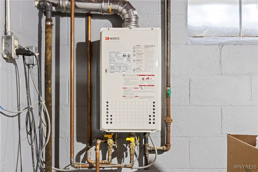 1500 Jamaica Square, North Tonawanda, New York 141, North Tonawanda, New York 14120, 4 Bedrooms Bedrooms, 10 Rooms Rooms,2 BathroomsBathrooms,Residential,For Sale,1500 Jamaica Square, North Tonawanda, New York 141,0,B1634184