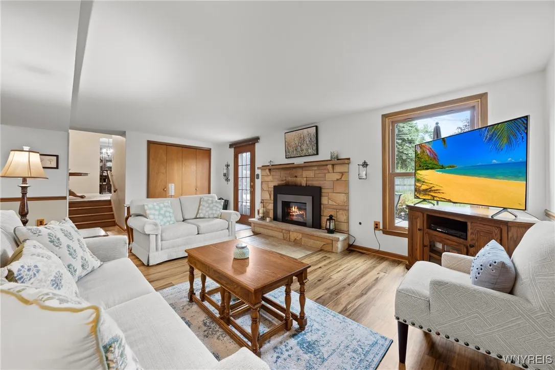 1500 Jamaica Square, North Tonawanda, New York 141, North Tonawanda, New York 14120, 4 Bedrooms Bedrooms, 10 Rooms Rooms,2 BathroomsBathrooms,Residential,For Sale,1500 Jamaica Square, North Tonawanda, New York 141,0,B1634184