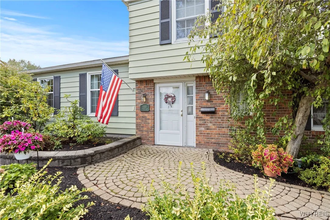 1500 Jamaica Square, North Tonawanda, New York 141, North Tonawanda, New York 14120, 4 Bedrooms Bedrooms, 10 Rooms Rooms,2 BathroomsBathrooms,Residential,For Sale,1500 Jamaica Square, North Tonawanda, New York 141,0,B1634184