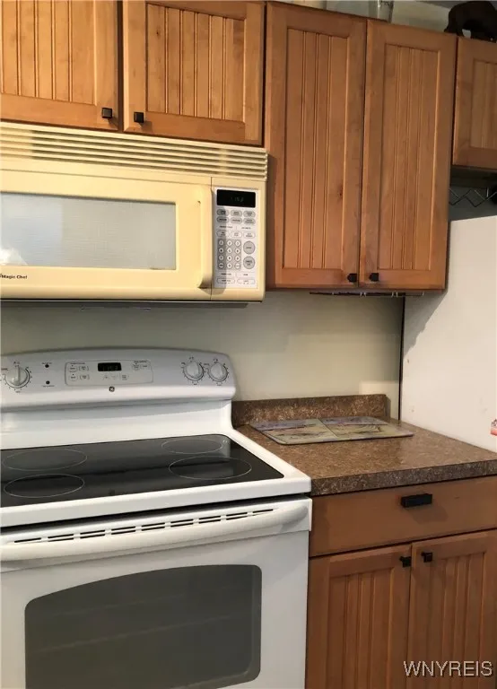 1552 Cox Road, Grand Island, New York 14072, Grand Island, New York 14072, 1 Bedroom Bedrooms, 4 Rooms Rooms,1 BathroomBathrooms,Residential,Closed,1552 Cox Road, Grand Island, New York 14072,0,B1634324