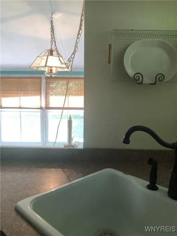 OPEN VIEW-CORNER SINK