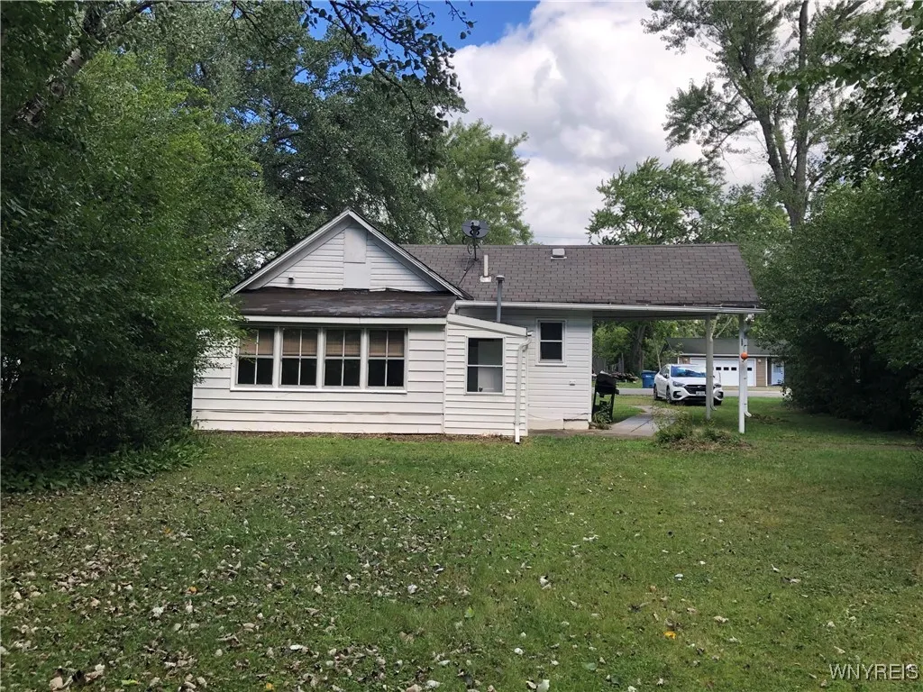 DEEP LOT - ROOM TO ADD ON