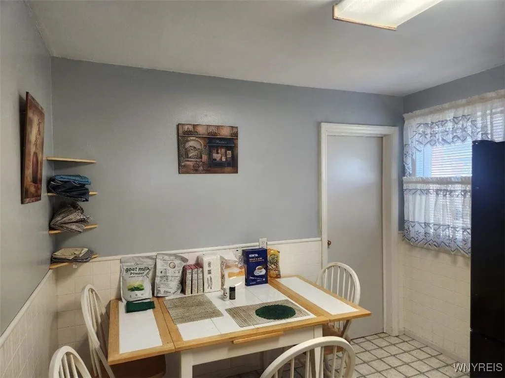 727 19th Street, Niagara Falls, New York 14301, Niagara Falls, New York 14301, 3 Bedrooms Bedrooms, 6 Rooms Rooms,1 BathroomBathrooms,Residential,For Sale,727 19th Street, Niagara Falls, New York 14301,0,B1634510