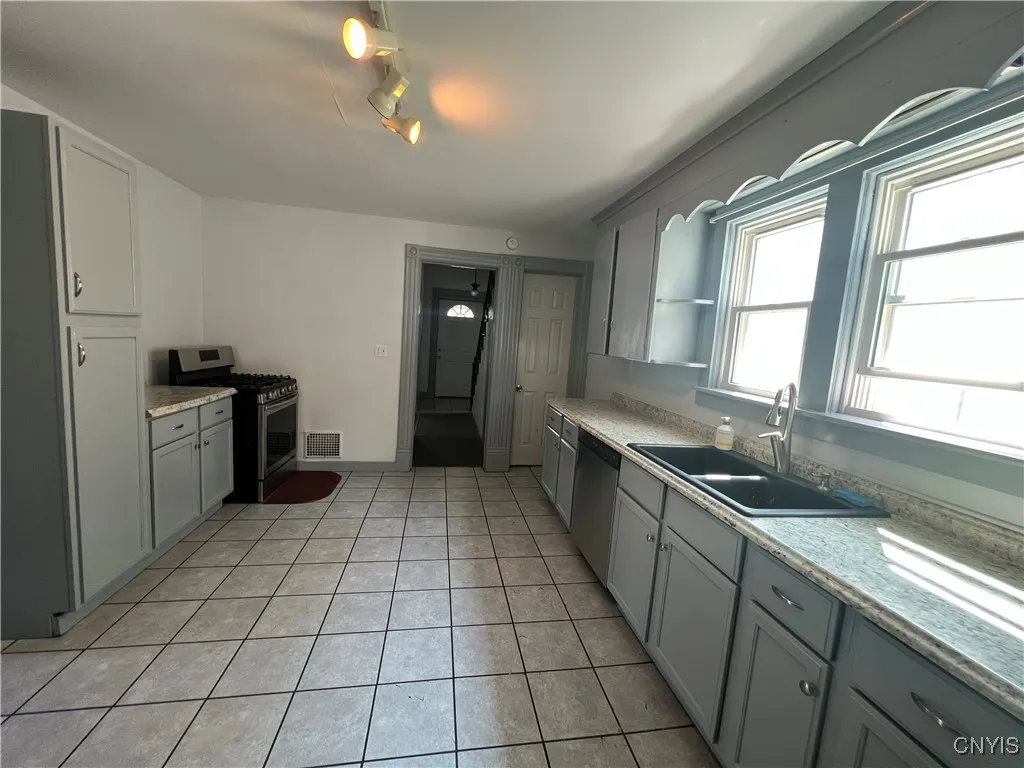 98 East Court Street, Cortland, New York 13045, Cortland, New York 13045, 3 Bedrooms Bedrooms, 10 Rooms Rooms,1 BathroomBathrooms,Residential,For Sale,98 East Court Street, Cortland, New York 13045,0,S1633352