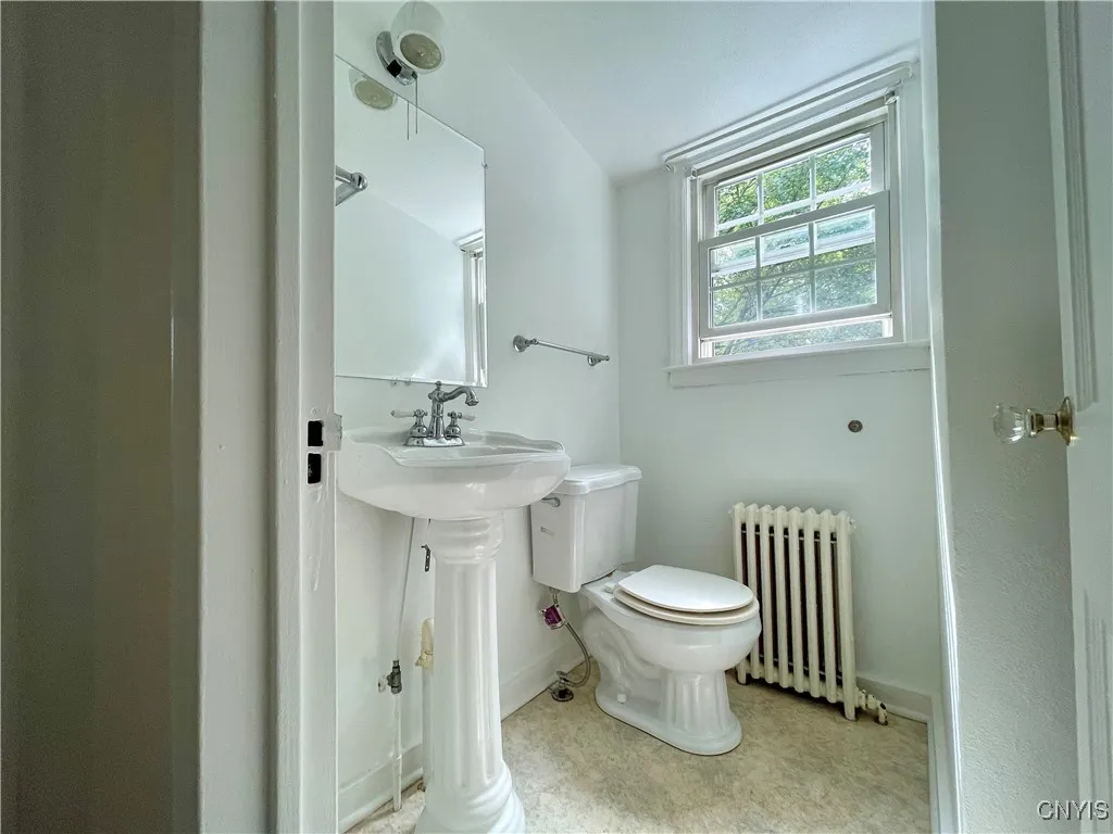 23 Beechwood Road, New Hartford, New York 13413, New Hartford, New York 13413, 3 Bedrooms Bedrooms, 7 Rooms Rooms,1 BathroomBathrooms,Residential,For Sale,23 Beechwood Road, New Hartford, New York 13413,0,S1634465