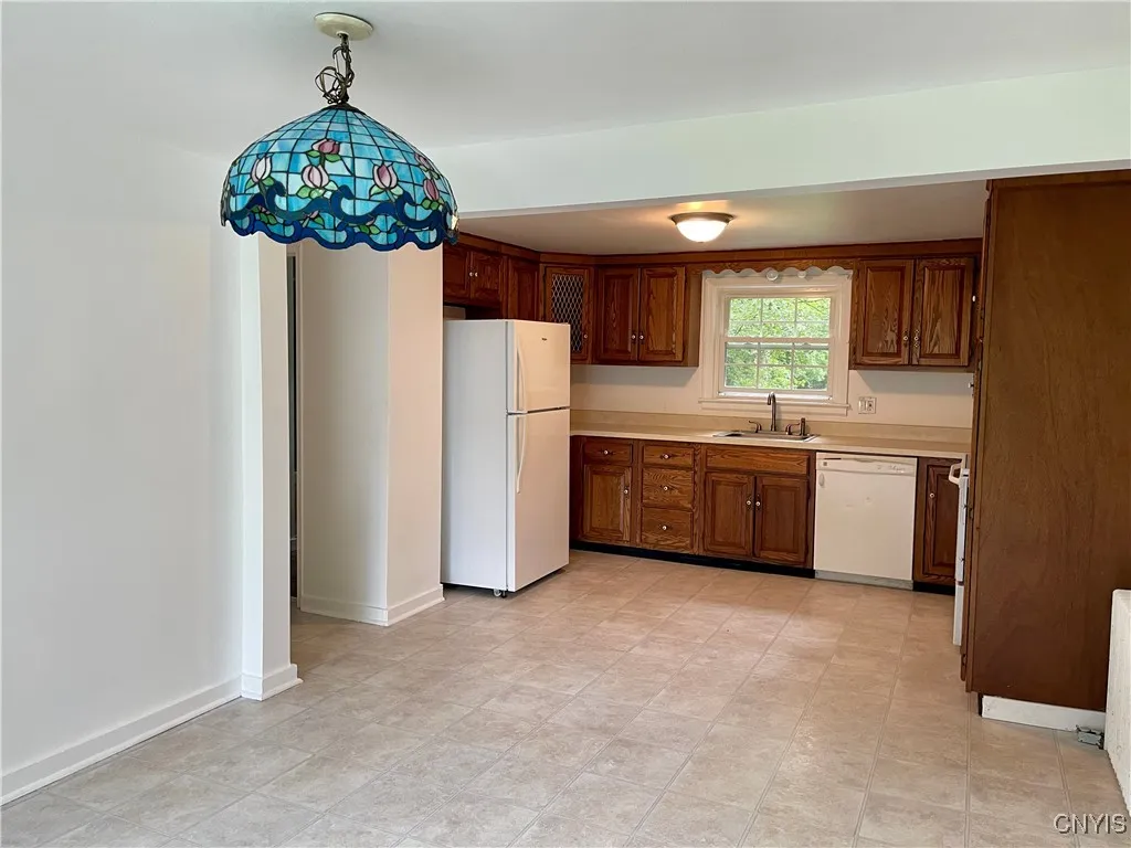 23 Beechwood Road, New Hartford, New York 13413, New Hartford, New York 13413, 3 Bedrooms Bedrooms, 7 Rooms Rooms,1 BathroomBathrooms,Residential,For Sale,23 Beechwood Road, New Hartford, New York 13413,0,S1634465