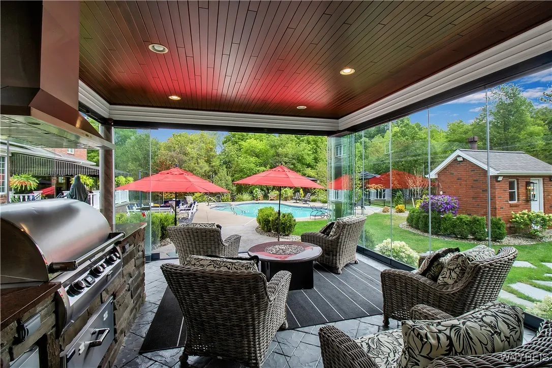 Outdoor kitchen in the pool house