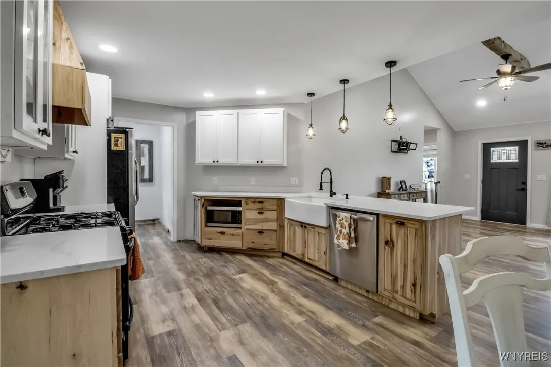 9268 Foote Road, Royalton, New York 14001, Royalton, New York 14001, 3 Bedrooms Bedrooms, 9 Rooms Rooms,2 BathroomsBathrooms,Residential,For Sale,9268 Foote Road, Royalton, New York 14001,0,B1634365