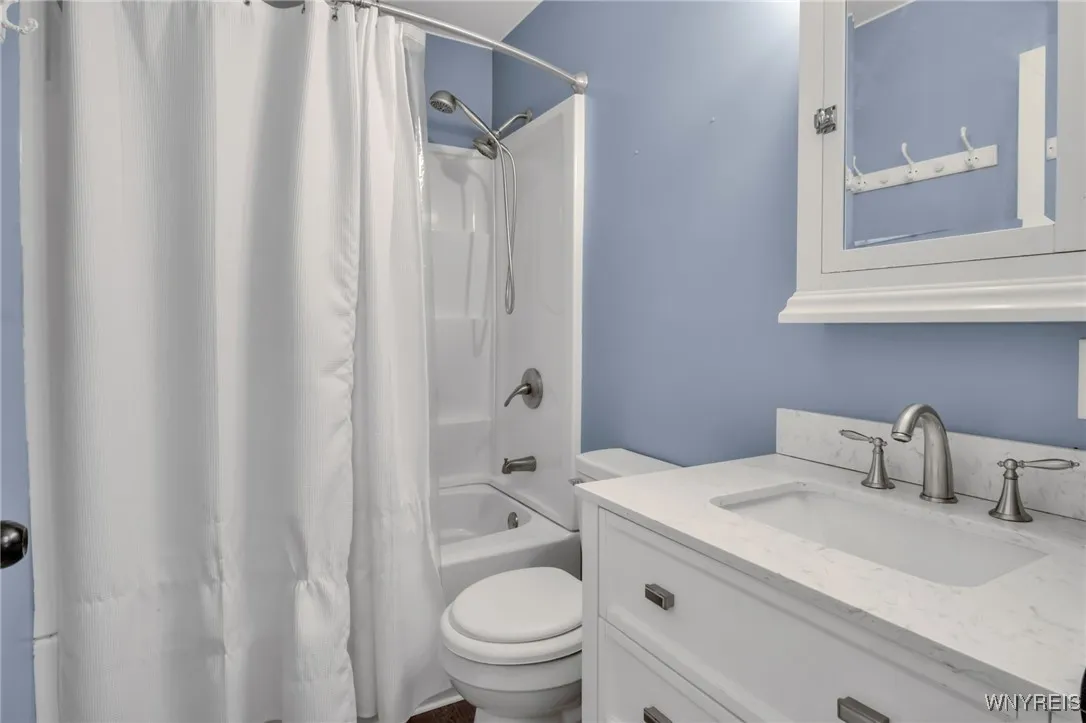 9268 Foote Road, Royalton, New York 14001, Royalton, New York 14001, 3 Bedrooms Bedrooms, 9 Rooms Rooms,2 BathroomsBathrooms,Residential,For Sale,9268 Foote Road, Royalton, New York 14001,0,B1634365